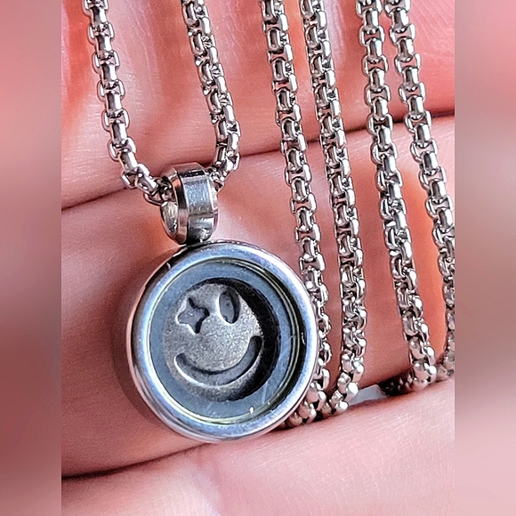 1g Fine Silver Pendant Starry Eyed 🤩 Unisex Jewelry Mens or Womens Amulet✨️ - Picture 1 of 7